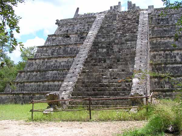 Chichén Itzá, Abstufung Pyramide