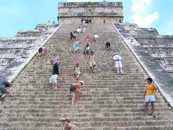 Treppenaufgang zur Pyramide des Kukulcán